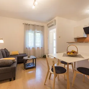 Apartman Piccola Pineta, Pula